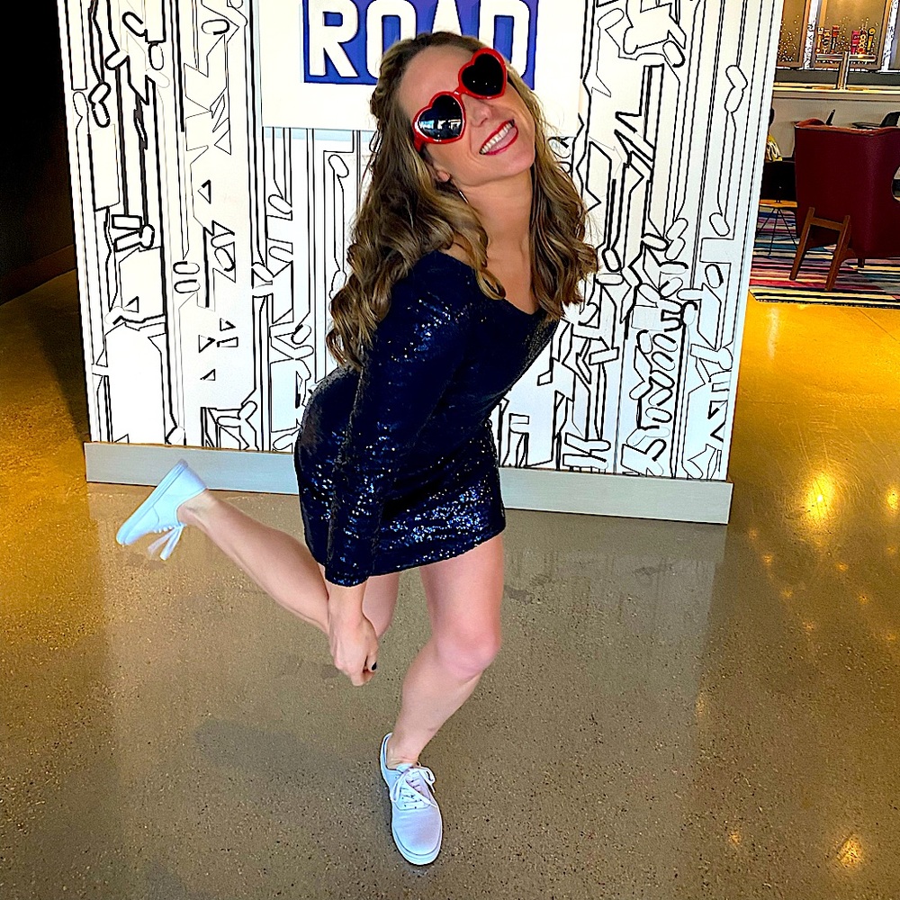 Taylor Swift Eras Tour theme (M) dress. MIDNIGHT Blue Sequin 3/4 sleeves. Short.